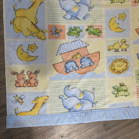 Vtg Noah's Ark Baby Travel Blanket Handmade Blue Yellow Pink Fleece 30”x53.5” - Picture 6 of 8
